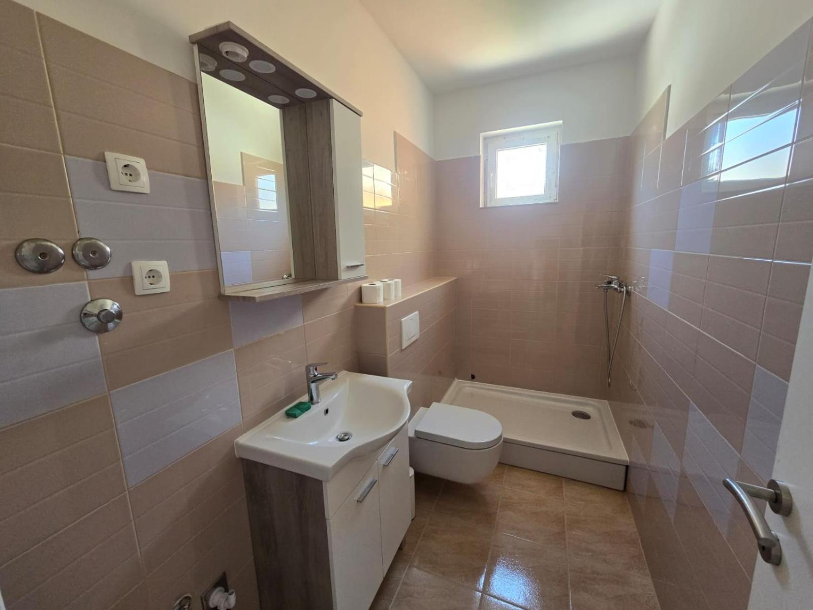 Apartment Anton โตรกีร์ ภายนอก รูปภาพ