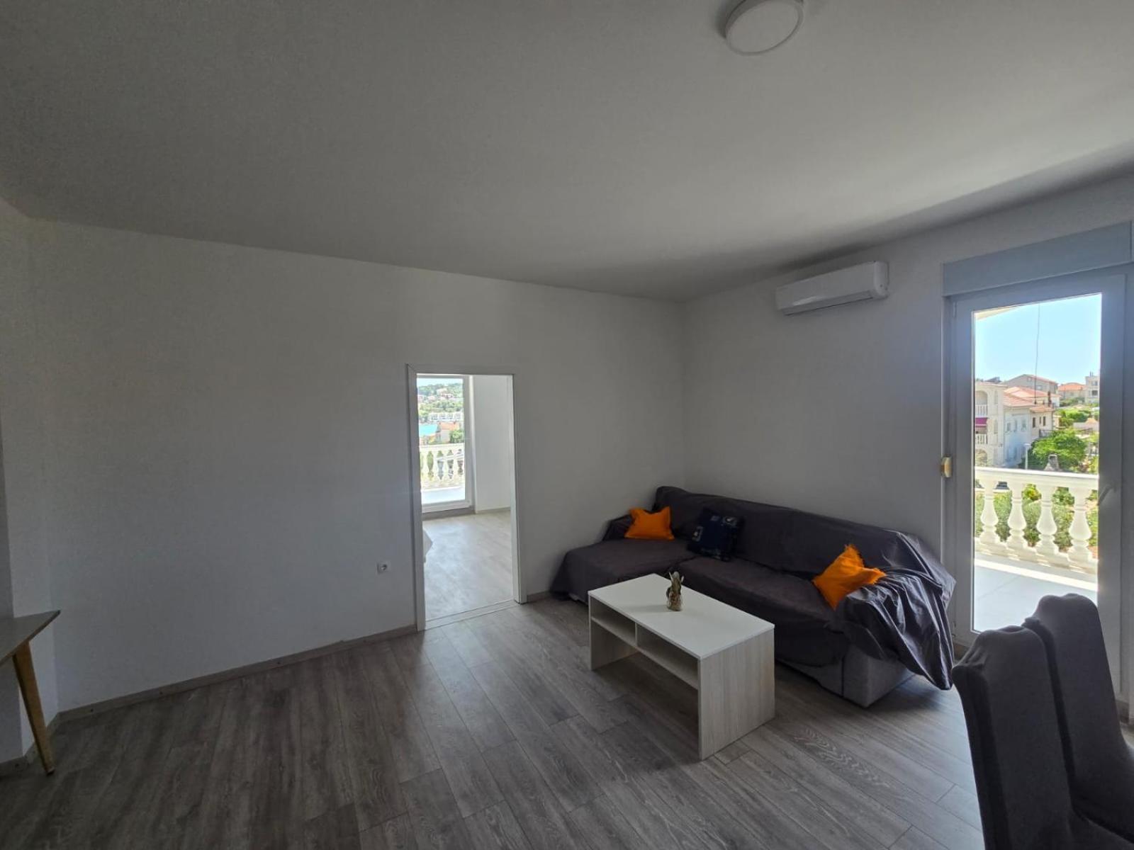 Apartment Anton โตรกีร์ ภายนอก รูปภาพ