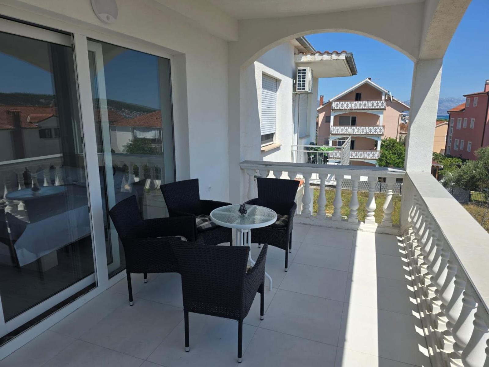 Apartment Anton โตรกีร์ ภายนอก รูปภาพ